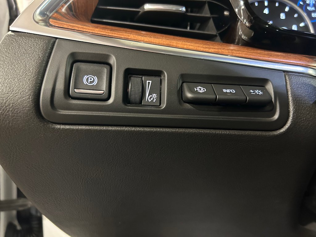 2017 Cadillac XT5 Platinum AWD, JAMAIS ACCIDENTÉ, GPS, CUIR, TOIT in Mirabel, Quebec - 28 - w1024h768px