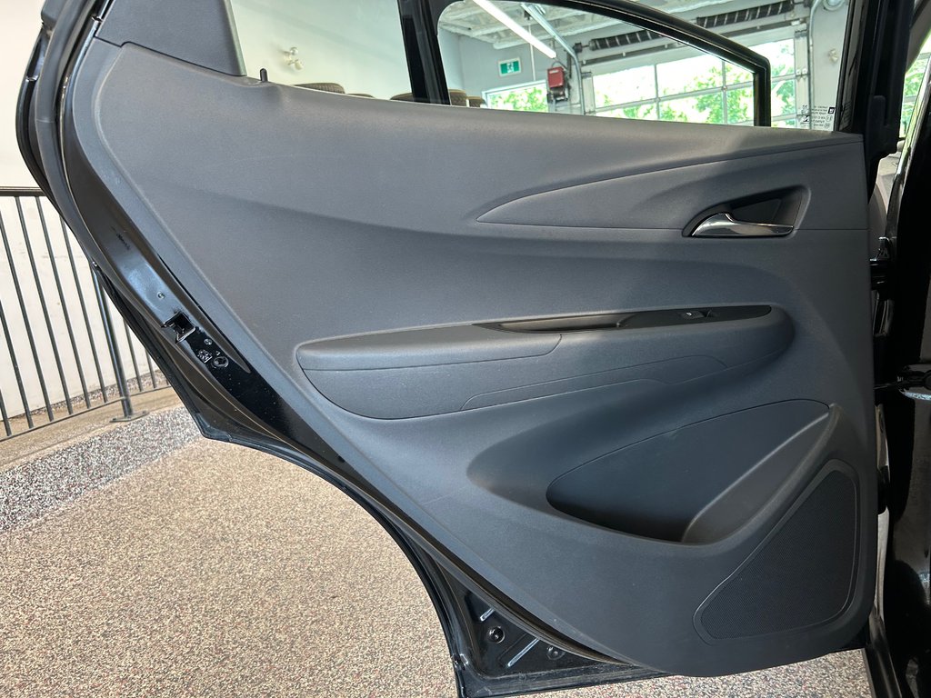 Chevrolet Bolt EV LT, JAMAIS ACCIDENTÉ, 417KM AUTONOMIE, MAGS 2021 à Mirabel, Québec - 27 - w1024h768px