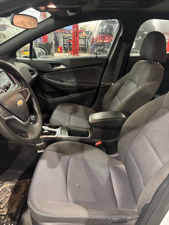 2018 Chevrolet Cruze LT, 8 PNEUS, JAMAIS ACCIDENTÉ, TOIT in Mirabel, Quebec - 9 - w1024h768px