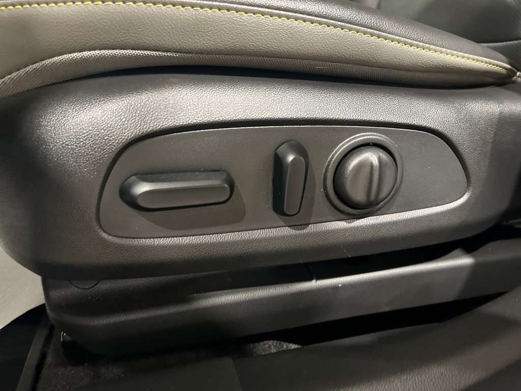 2025 Chevrolet Trax ACTIV, JAMAIS ACCIDENTÉ, 8 PNEUS, CUIR, MAGS in Mirabel, Quebec - 10 - w1024h768px