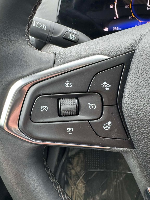2025 Chevrolet Trax ACTIV, JAMAIS ACCIDENTÉ, 8 PNEUS, CUIR, MAGS in Mirabel, Quebec - 12 - w1024h768px
