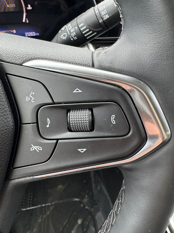 2025 Chevrolet Trax ACTIV, JAMAIS ACCIDENTÉ, 8 PNEUS, CUIR, MAGS in Mirabel, Quebec - 13 - w1024h768px