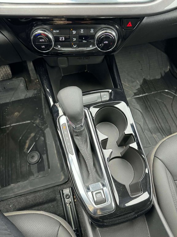 2025 Chevrolet Trax ACTIV, JAMAIS ACCIDENTÉ, 8 PNEUS, CUIR, MAGS in Mirabel, Quebec - 16 - w1024h768px