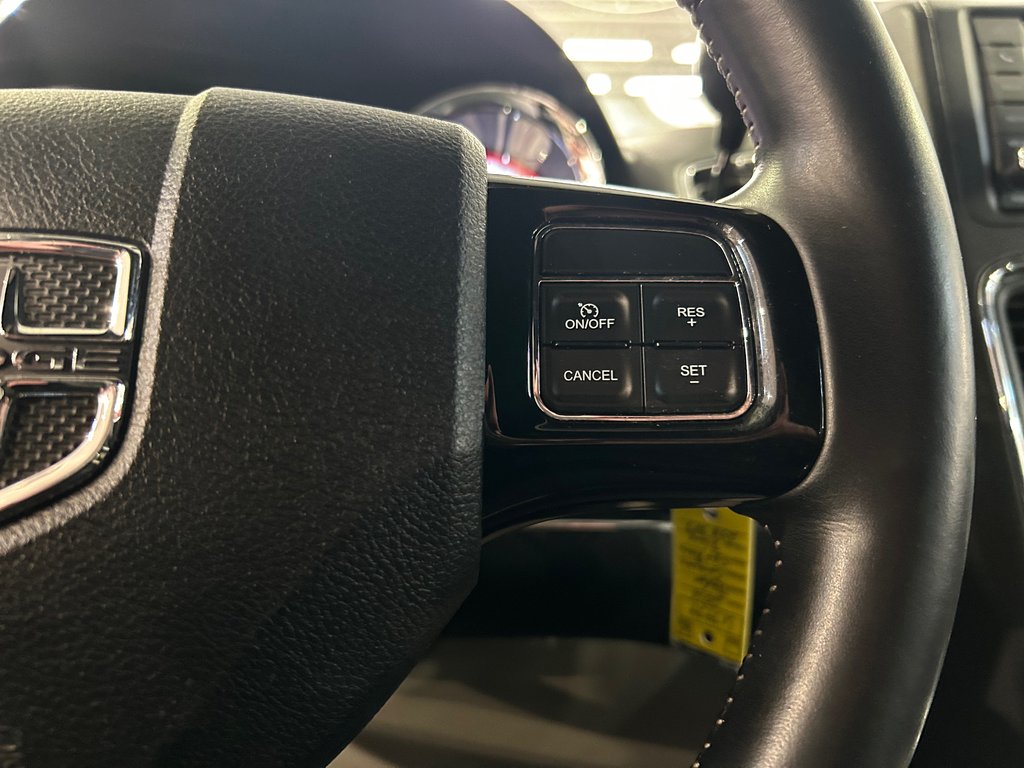 2016 Dodge Grand Caravan SXT Premium Plus, JAMAIS ACCIDENTÉ, DVD, CUIR in Mirabel, Quebec - 16 - w1024h768px