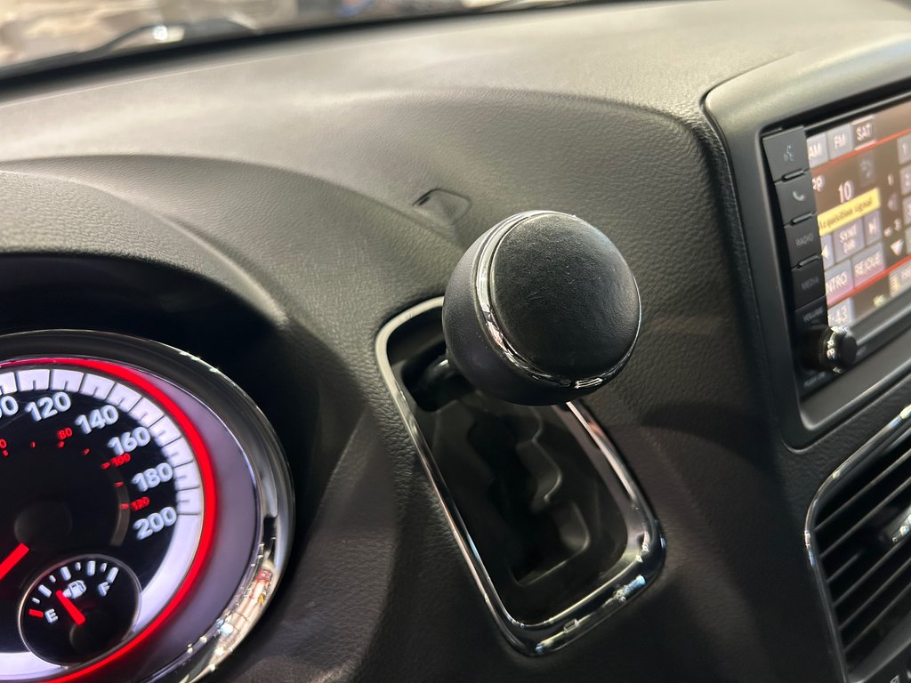 2016 Dodge Grand Caravan SXT Premium Plus, JAMAIS ACCIDENTÉ, DVD, CUIR in Mirabel, Quebec - 21 - w1024h768px