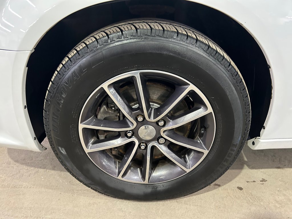 2016 Dodge Grand Caravan SXT Premium Plus, JAMAIS ACCIDENTÉ, DVD, CUIR in Mirabel, Quebec - 7 - w1024h768px
