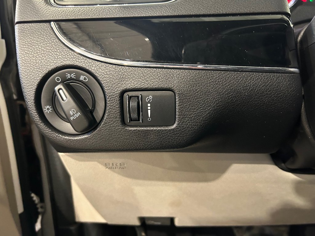 2016 Dodge Grand Caravan SXT Premium Plus, JAMAIS ACCIDENTÉ, DVD, CUIR in Mirabel, Quebec - 23 - w1024h768px