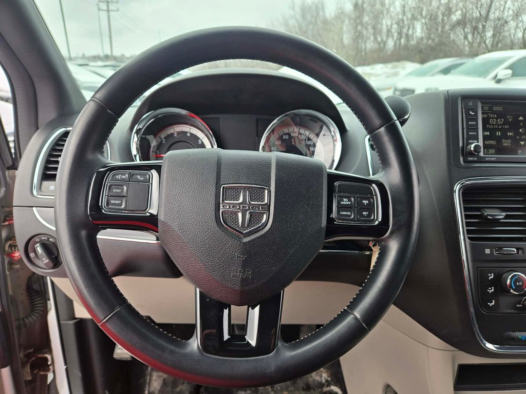 2016 Dodge Grand Caravan SXT Premium Plus, JAMAIS ACCIDENTÉ, DVD, CUIR in Mirabel, Quebec - 10 - w1024h768px