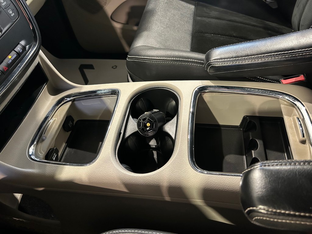 2016 Dodge Grand Caravan SXT Premium Plus, JAMAIS ACCIDENTÉ, DVD, CUIR in Mirabel, Quebec - 22 - w1024h768px