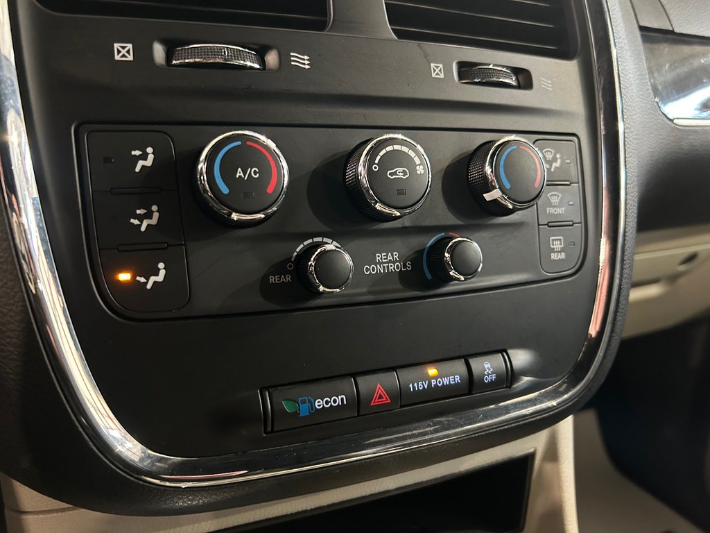 2016 Dodge Grand Caravan SXT Premium Plus, JAMAIS ACCIDENTÉ, DVD, CUIR in Mirabel, Quebec - 20 - w1024h768px