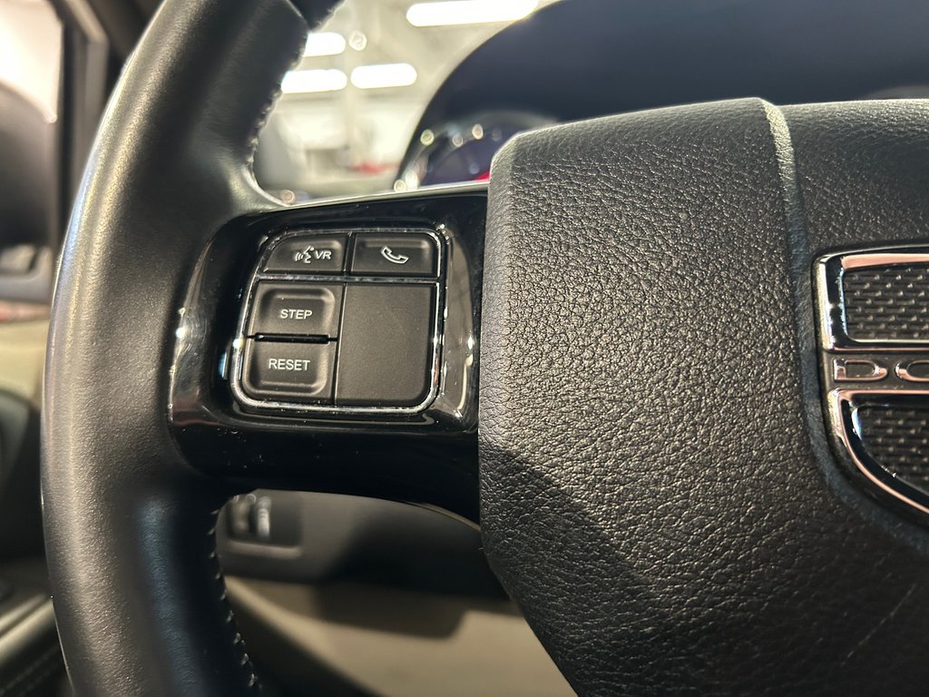2016 Dodge Grand Caravan SXT Premium Plus, JAMAIS ACCIDENTÉ, DVD, CUIR in Mirabel, Quebec - 15 - w1024h768px