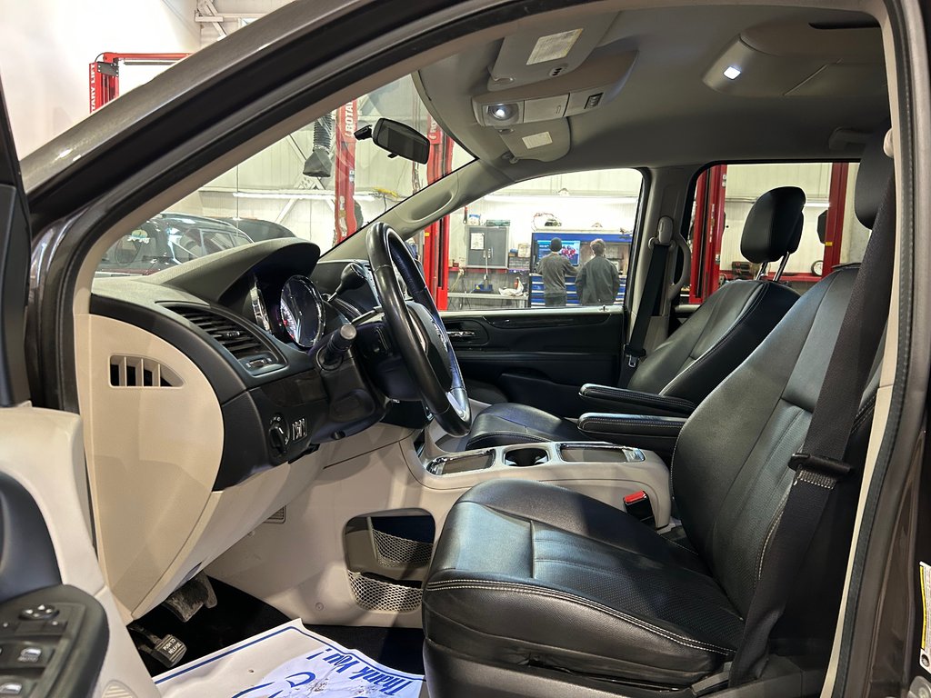 Dodge Grand Caravan Crew Plus, 8 PNEUS, SIÈGES CHAUFFANTS, MAGS 2018 à Mirabel, Québec - 9 - w1024h768px