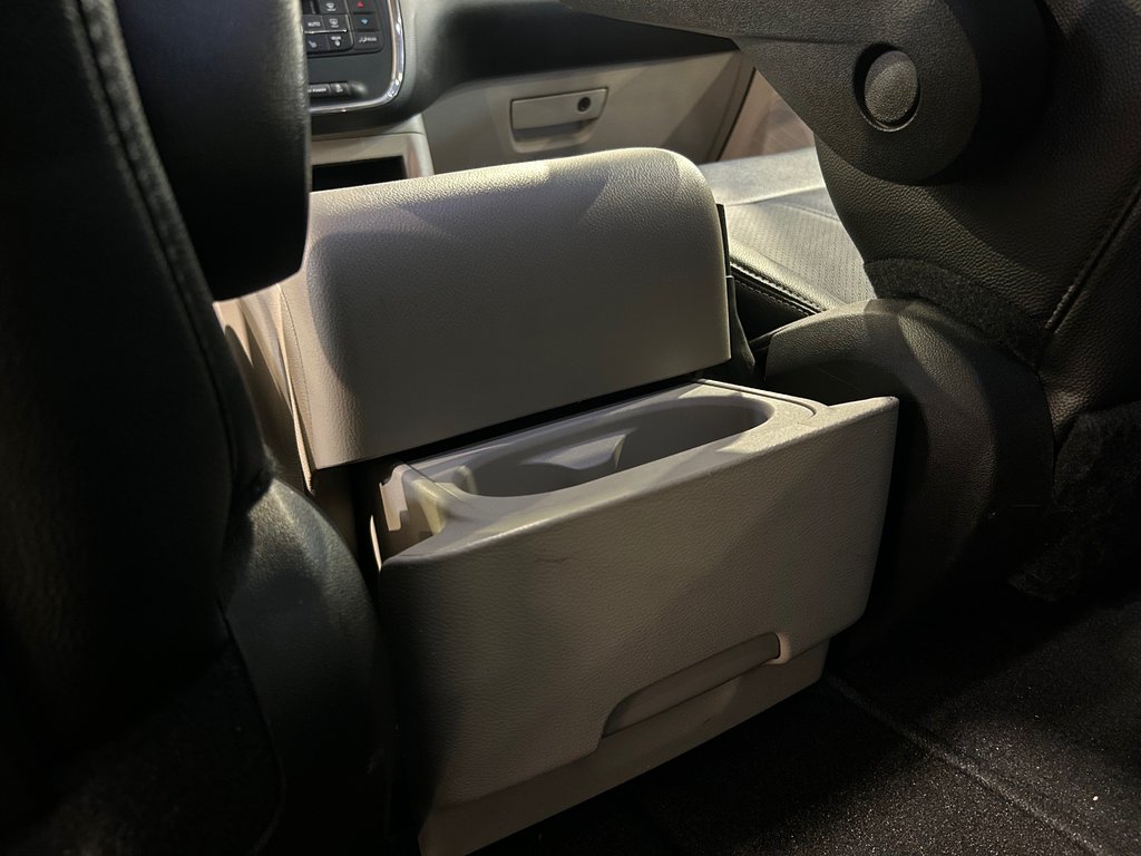 Dodge Grand Caravan Crew Plus, 8 PNEUS, SIÈGES CHAUFFANTS, MAGS 2018 à Mirabel, Québec - 29 - w1024h768px