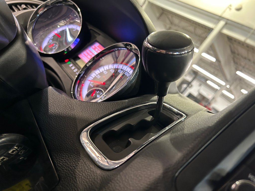 Dodge Grand Caravan Crew Plus, 8 PNEUS, SIÈGES CHAUFFANTS, MAGS 2018 à Mirabel, Québec - 22 - w1024h768px