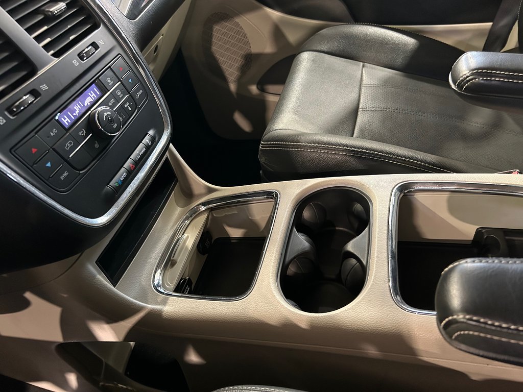 Dodge Grand Caravan Crew Plus, 8 PNEUS, SIÈGES CHAUFFANTS, MAGS 2018 à Mirabel, Québec - 19 - w1024h768px