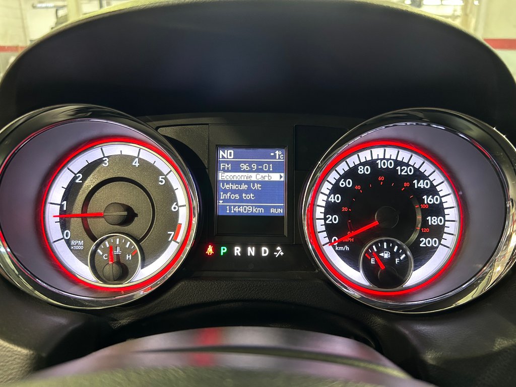 Dodge Grand Caravan Crew Plus, 8 PNEUS, SIÈGES CHAUFFANTS, MAGS 2018 à Mirabel, Québec - 12 - w1024h768px