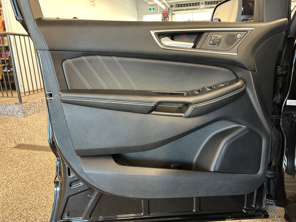 2020 Ford Edge ST, 8 PNEUS ET 8 MAGS, CUIR, TOIT, AWD, HITCH in Mirabel, Quebec - 7 - w1024h768px