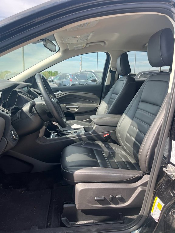 Ford Escape SEL, JAMAIS ACCIDENTÉ, 8 PNEUS, AWD, HITCH 2019 à Mirabel, Québec - 7 - w1024h768px