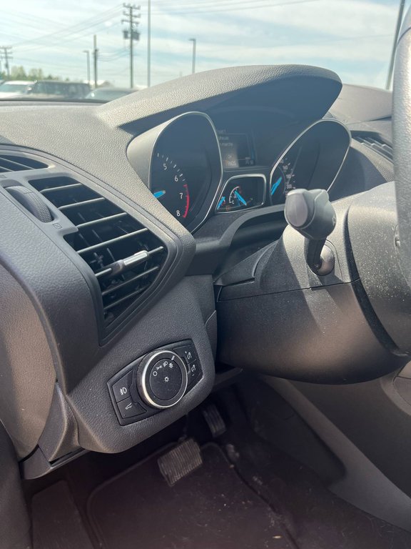 Ford Escape SEL, JAMAIS ACCIDENTÉ, 8 PNEUS, AWD, HITCH 2019 à Mirabel, Québec - 8 - w1024h768px