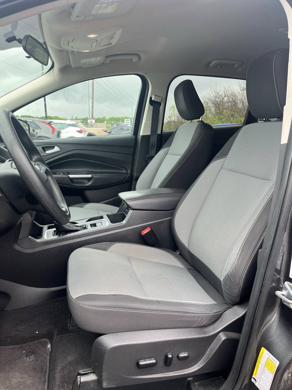 Ford Escape SE, JAMAIS ACCIDENTÉ, AWD, 8 PNEUS 2019 à Mirabel, Québec - 7 - w1024h768px