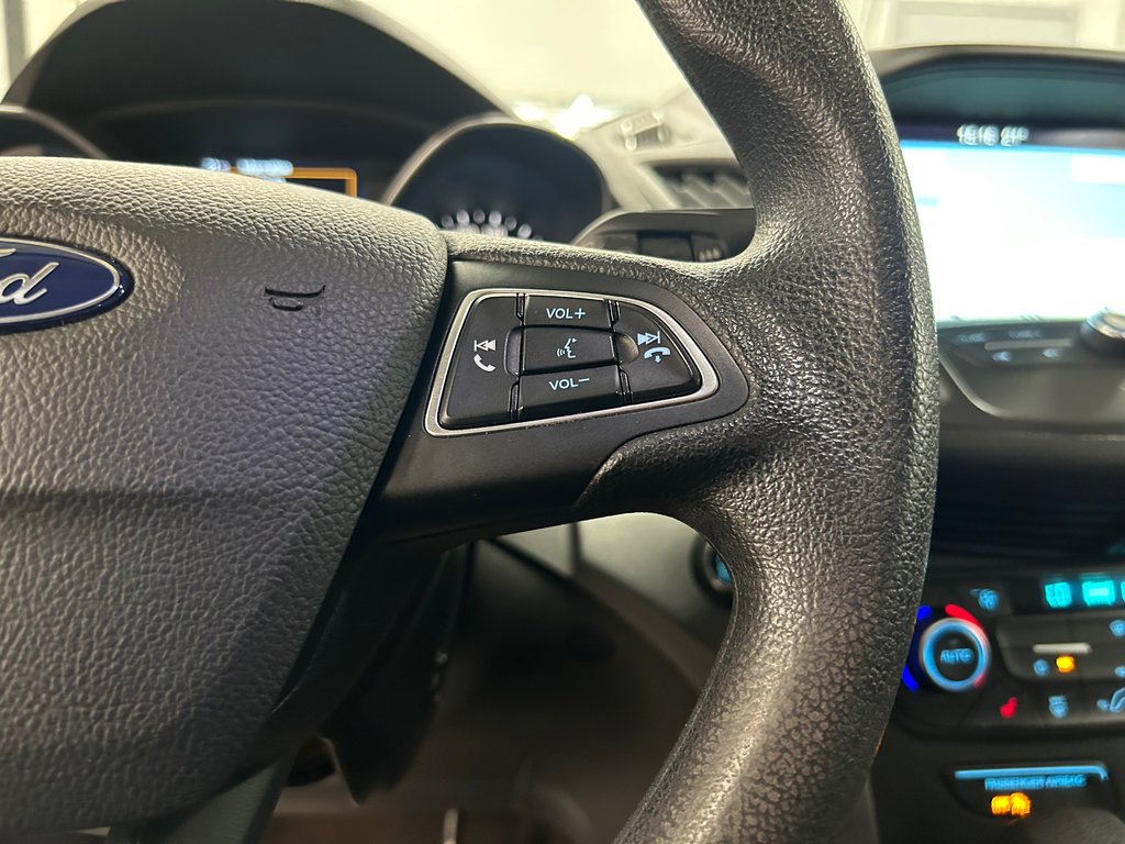 2019 Ford Escape SE, JAMAIS ACCIDENTÉ, AWD, 8 PNEUS in Mirabel, Quebec - 18 - w1024h768px