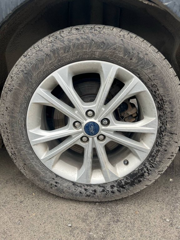 Ford Escape SE, JAMAIS ACCIDENTÉ, AWD, 8 PNEUS 2019 à Mirabel, Québec - 5 - w1024h768px
