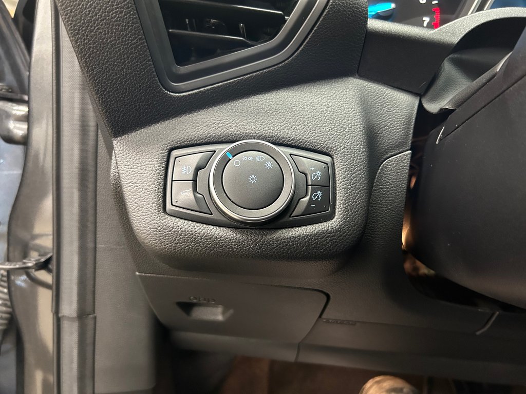 2019 Ford Escape SE, JAMAIS ACCIDENTÉ, AWD, 8 PNEUS in Mirabel, Quebec - 23 - w1024h768px