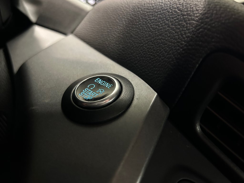 2019 Ford Escape SE, JAMAIS ACCIDENTÉ, AWD, 8 PNEUS in Mirabel, Quebec - 26 - w1024h768px