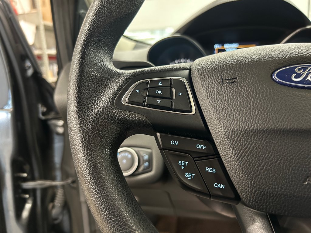 2019 Ford Escape SE, JAMAIS ACCIDENTÉ, AWD, 8 PNEUS in Mirabel, Quebec - 17 - w1024h768px