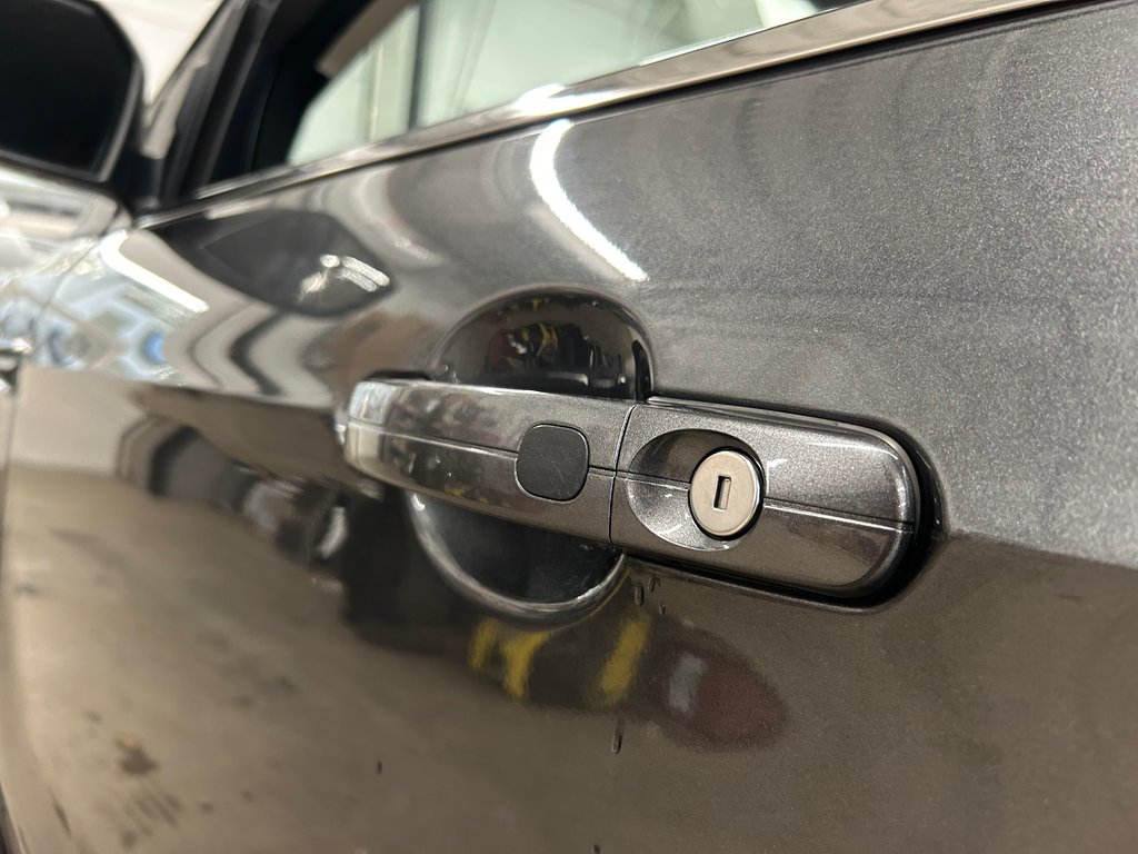 2019 Ford Escape SE, JAMAIS ACCIDENTÉ, AWD, 8 PNEUS in Mirabel, Quebec - 16 - w1024h768px