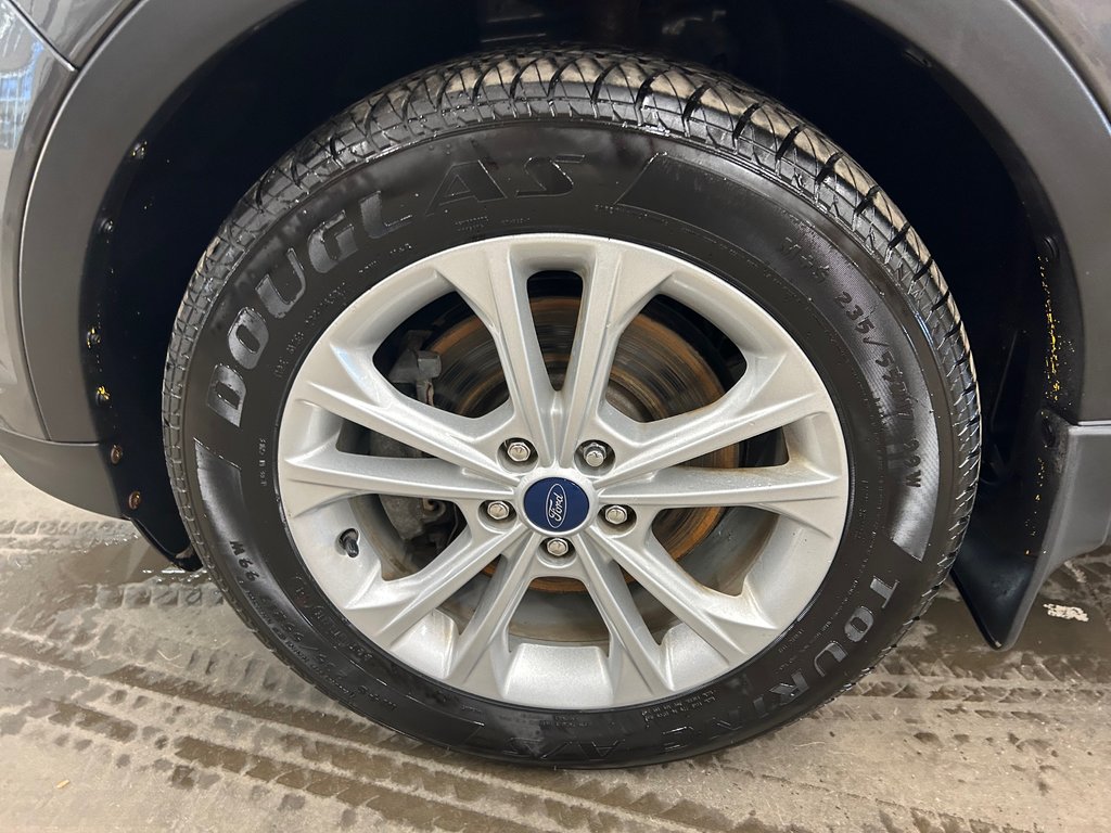 2019 Ford Escape SE, JAMAIS ACCIDENTÉ, AWD, 8 PNEUS in Mirabel, Quebec - 7 - w1024h768px