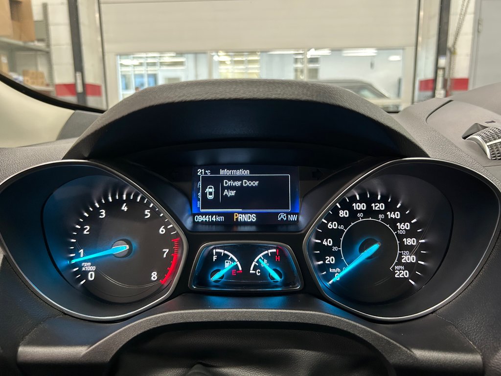 2019 Ford Escape SE, JAMAIS ACCIDENTÉ, AWD, 8 PNEUS in Mirabel, Quebec - 12 - w1024h768px