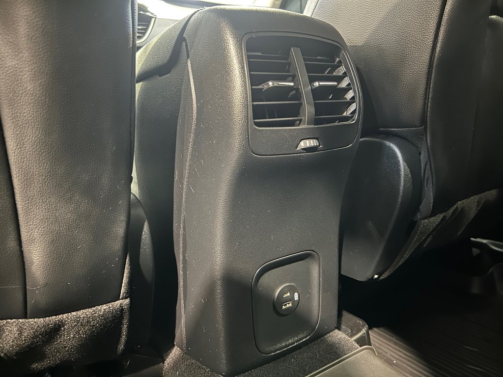 2020 Ford Escape SEL, CUIR SIÈGES CHAUFFANTS, VOLANT CHAUFFANT in Mirabel, Quebec - 31 - w1024h768px