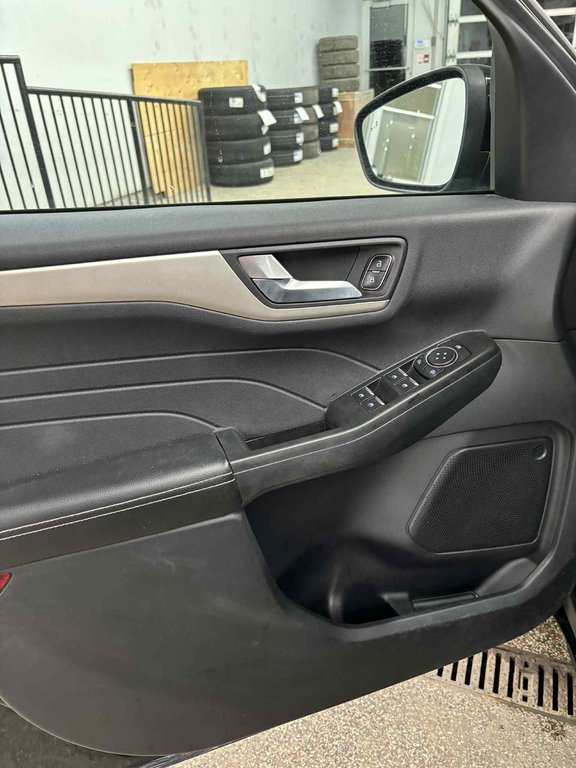 Ford Escape SE Hybrid, JAMAIS ACCIDENTÉ, PNEUS HIVERS, AWD 2021 à Mirabel, Québec - 7 - w1024h768px