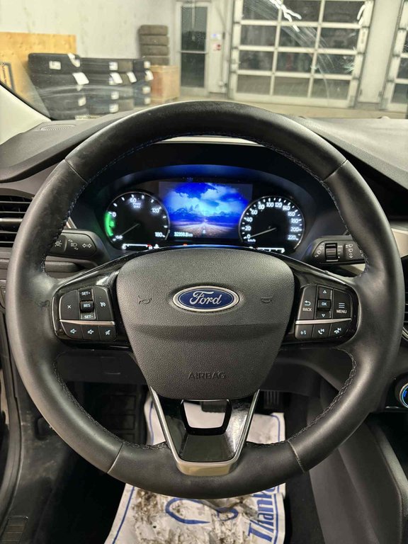 Ford Escape SE Hybrid, JAMAIS ACCIDENTÉ, PNEUS HIVERS, AWD 2021 à Mirabel, Québec - 10 - w1024h768px