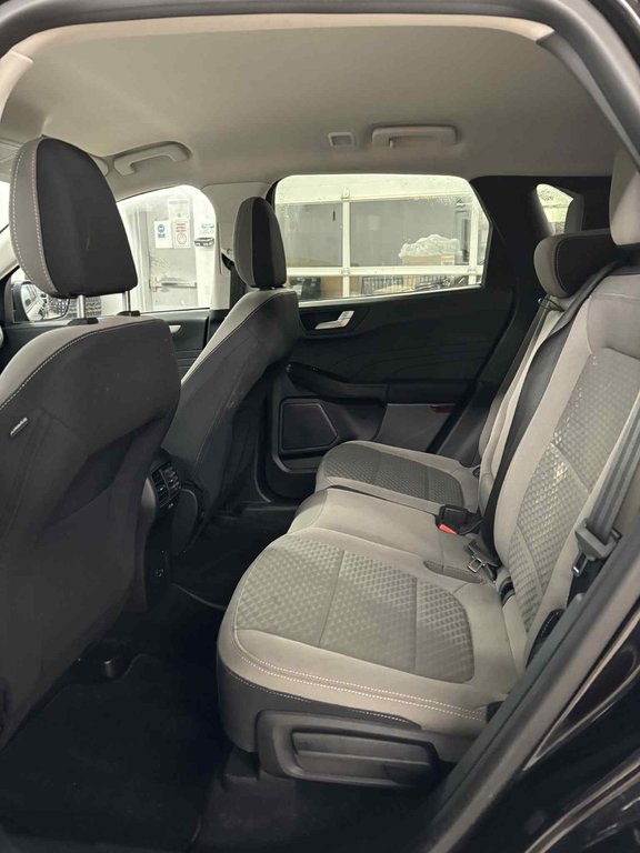 Ford Escape SE Hybrid, JAMAIS ACCIDENTÉ, PNEUS HIVERS, AWD 2021 à Mirabel, Québec - 25 - w1024h768px