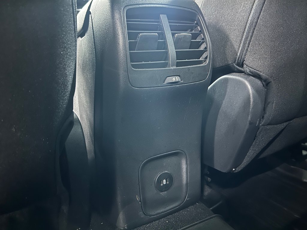 2024 Ford Escape Active, JAMAIS ACCIDENTÉ, 8 PNEUS, AWD in Mirabel, Quebec - 28 - w1024h768px