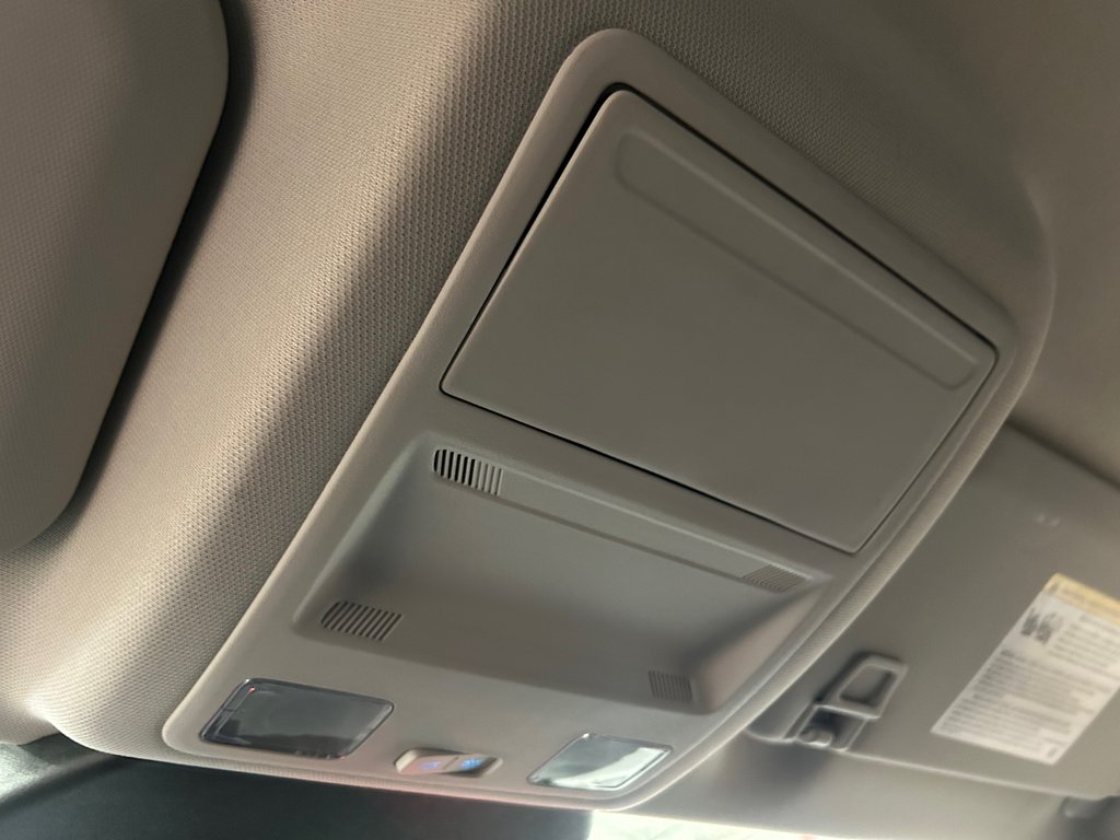 2024 Ford Escape Active, JAMAIS ACCIDENTÉ, 8 PNEUS, AWD in Mirabel, Quebec - 24 - w1024h768px