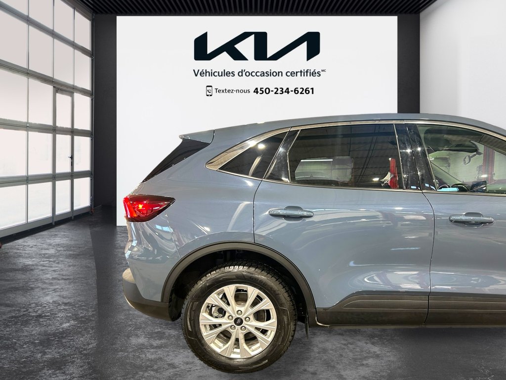 2024 Ford Escape Active, JAMAIS ACCIDENTÉ, 8 PNEUS, AWD in Mirabel, Quebec - 32 - w1024h768px