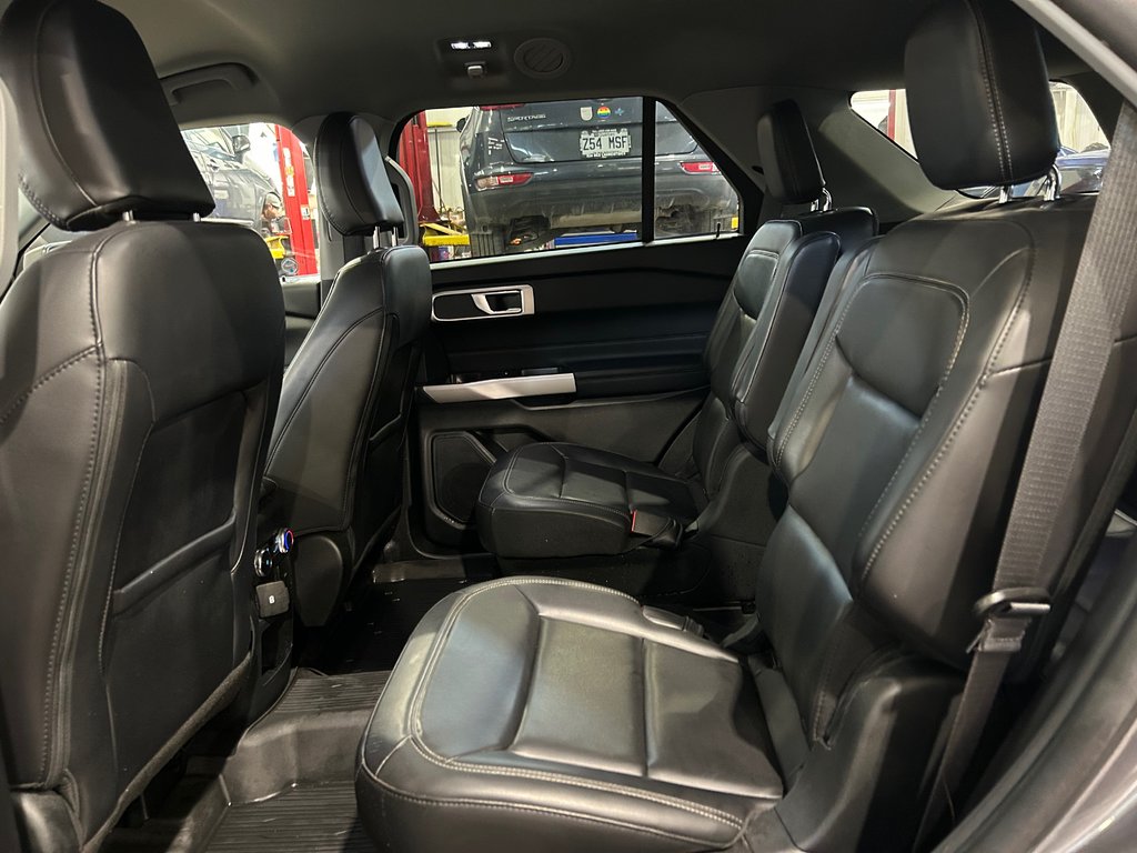 2021 Ford Explorer XLT, JAMAIS ACCIDENTÉ, 6 PASSAGERS, AWD, MAGS in Mirabel, Quebec - 29 - w1024h768px