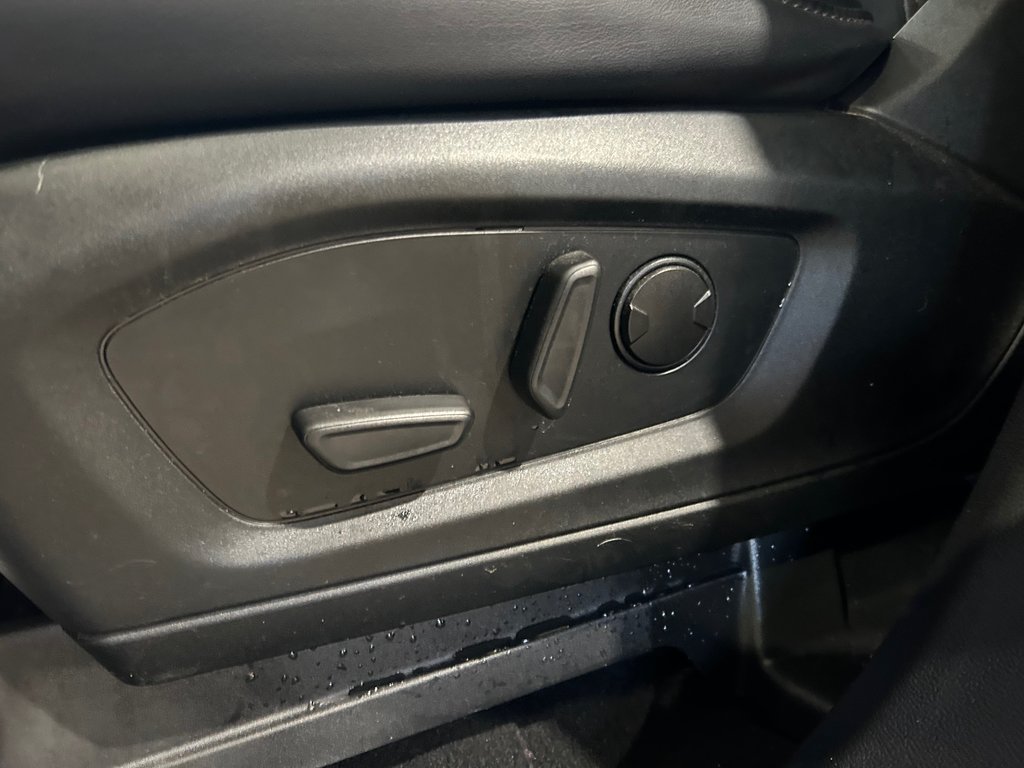 2021 Ford Explorer XLT, JAMAIS ACCIDENTÉ, 6 PASSAGERS, AWD, MAGS in Mirabel, Quebec - 10 - w1024h768px