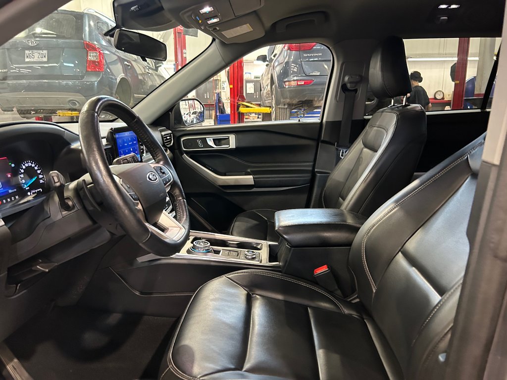 2021 Ford Explorer XLT, JAMAIS ACCIDENTÉ, 6 PASSAGERS, AWD, MAGS in Mirabel, Quebec - 9 - w1024h768px