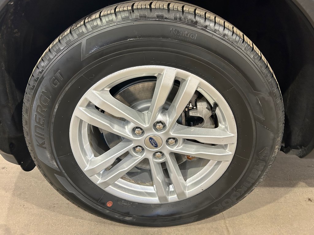 2021 Ford Explorer XLT, JAMAIS ACCIDENTÉ, 6 PASSAGERS, AWD, MAGS in Mirabel, Quebec - 7 - w1024h768px