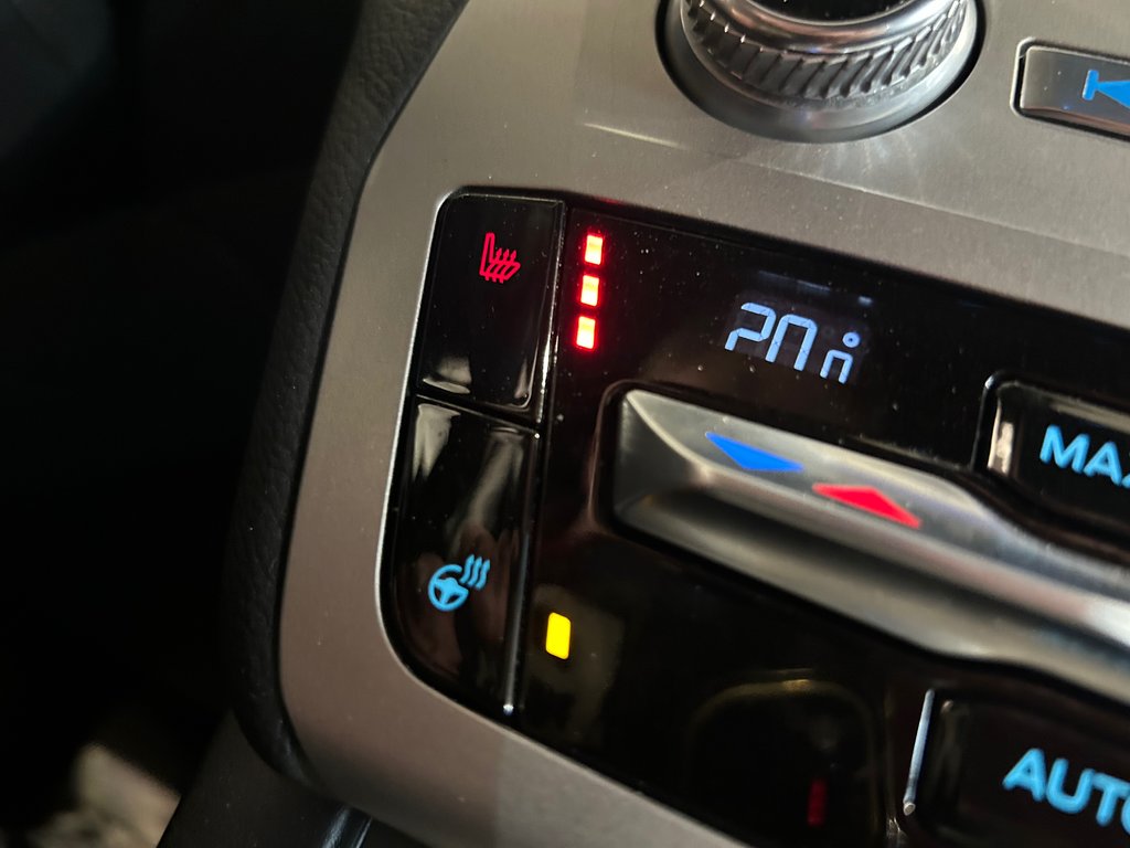 2021 Ford Explorer XLT, JAMAIS ACCIDENTÉ, 6 PASSAGERS, AWD, MAGS in Mirabel, Quebec - 21 - w1024h768px