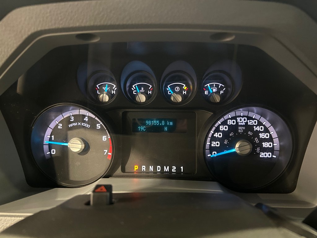 Ford Super Duty F-250 SRW XLT Crew Cab LWB 4WD, JAMAIS ACCIDENTÉ, V8 2014 à Mirabel, Québec - 13 - w1024h768px