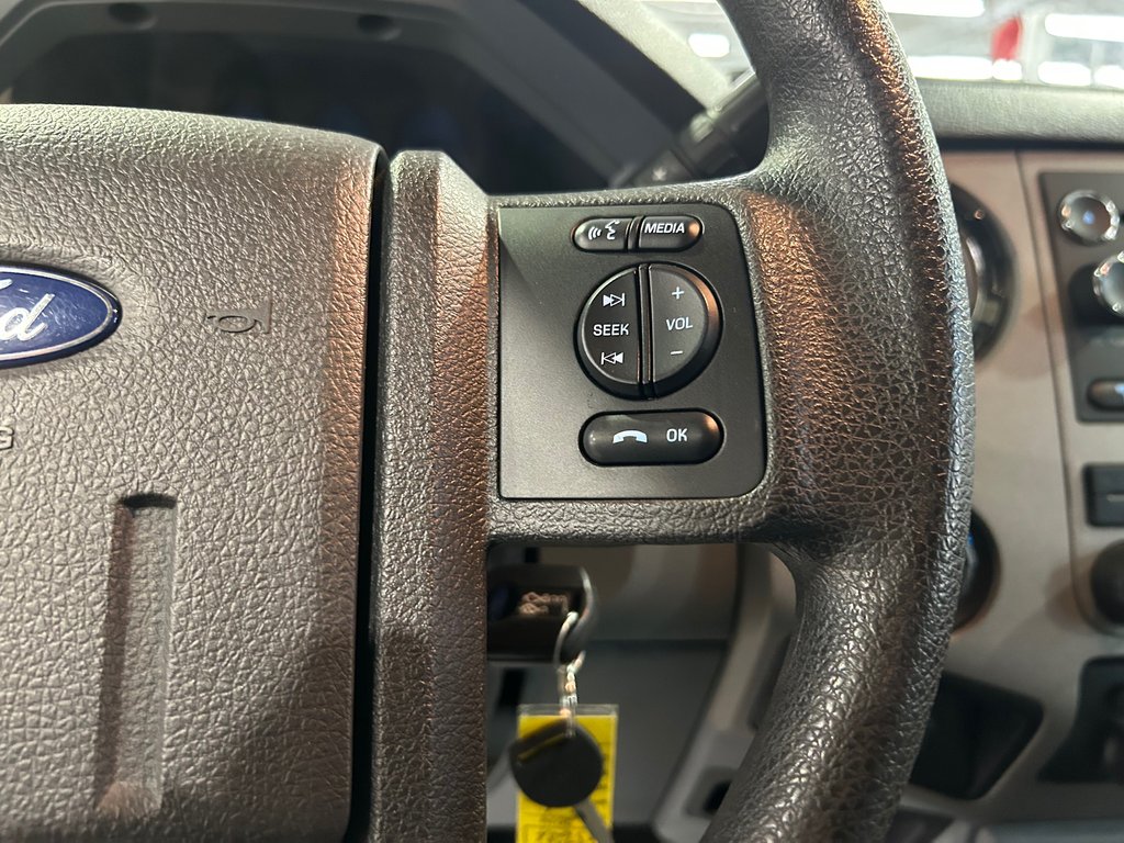 Ford Super Duty F-250 SRW XLT Crew Cab LWB 4WD, JAMAIS ACCIDENTÉ, V8 2014 à Mirabel, Québec - 21 - w1024h768px