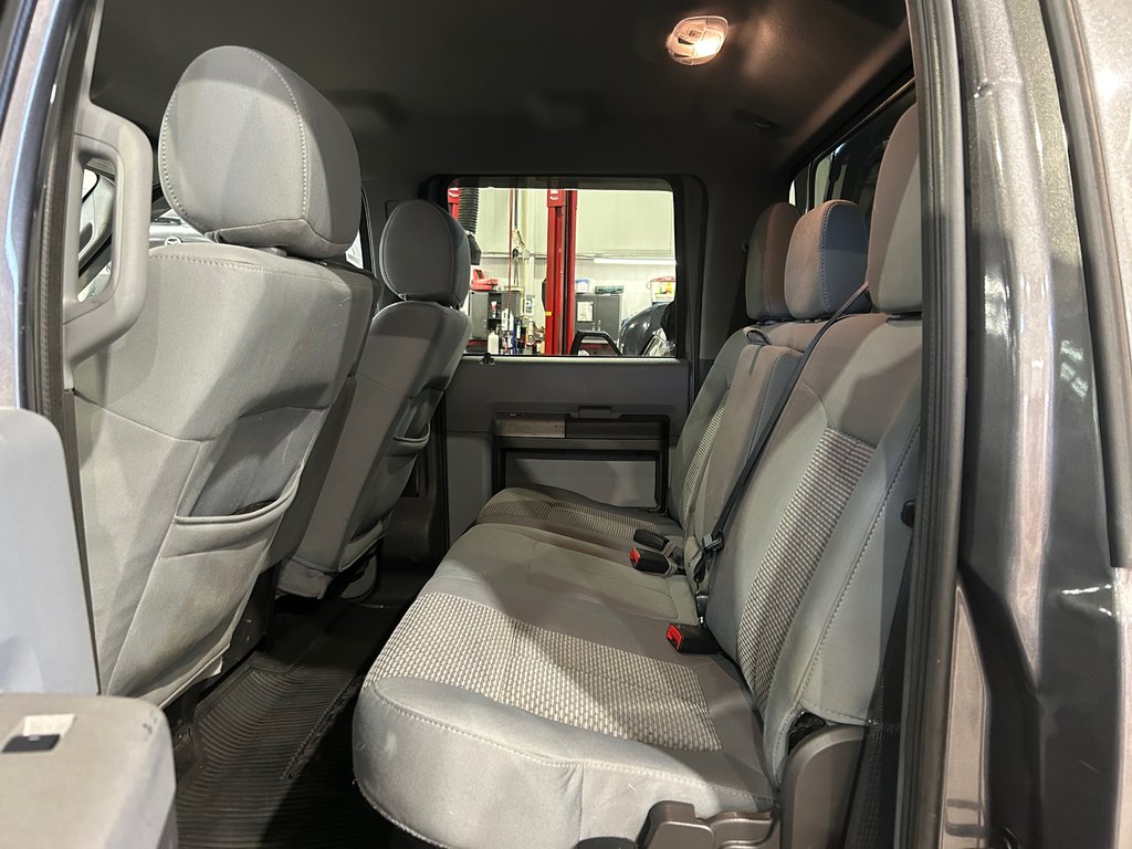 Ford Super Duty F-250 SRW XLT Crew Cab LWB 4WD, JAMAIS ACCIDENTÉ, V8 2014 à Mirabel, Québec - 29 - w1024h768px
