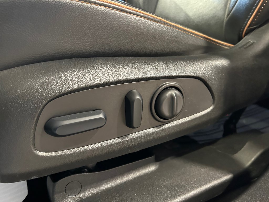 2023 GMC Acadia AT4, JAMAIS ACCIDENTÉ, 8 PNEUS, CUIR, TOIT in Mirabel, Quebec - 12 - w1024h768px