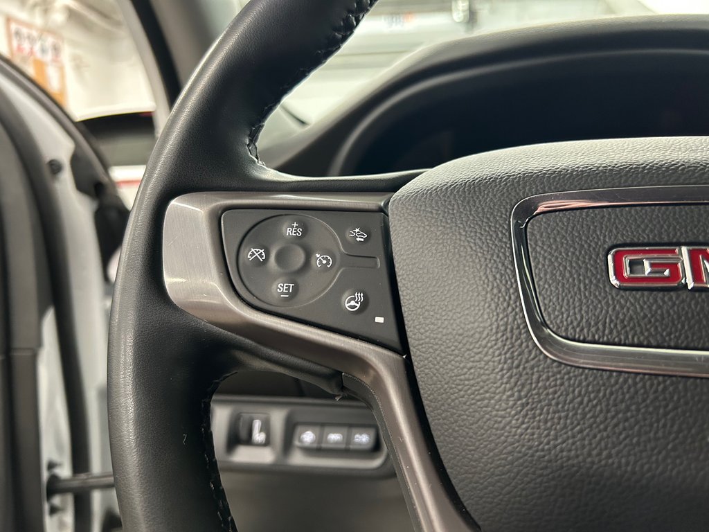 2023 GMC Acadia AT4, JAMAIS ACCIDENTÉ, 8 PNEUS, CUIR, TOIT in Mirabel, Quebec - 19 - w1024h768px