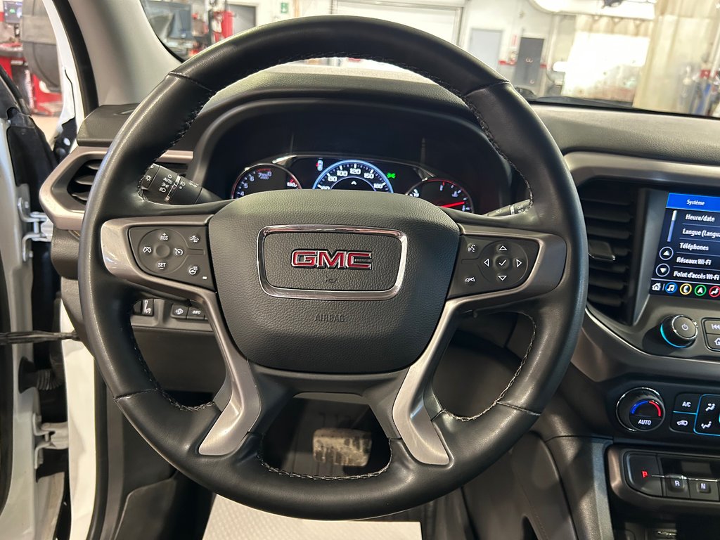 2023 GMC Acadia AT4, JAMAIS ACCIDENTÉ, 8 PNEUS, CUIR, TOIT in Mirabel, Quebec - 13 - w1024h768px
